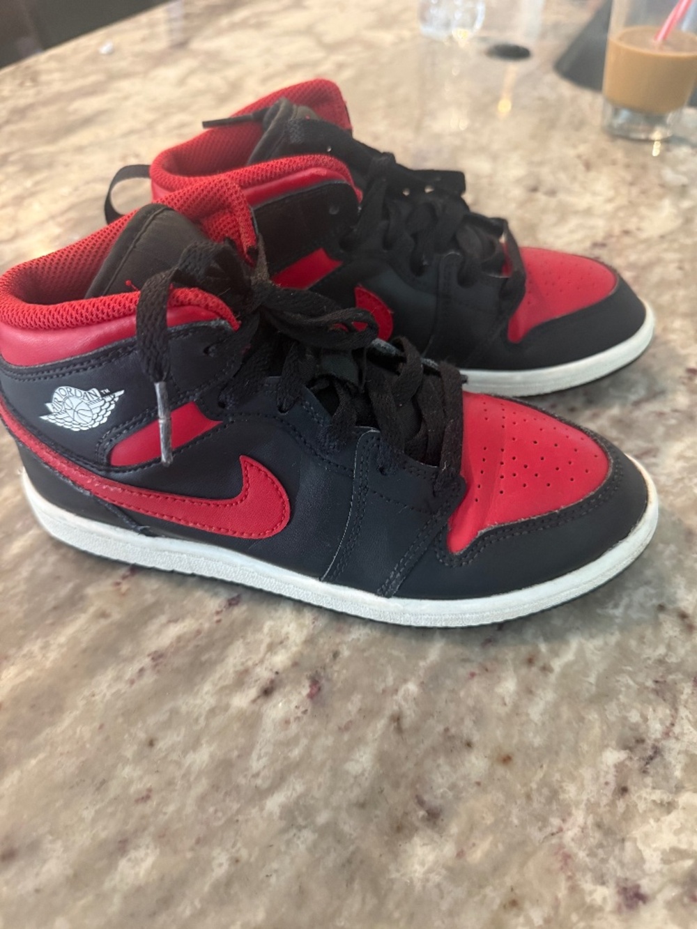 2.5 Y Jordan Mids